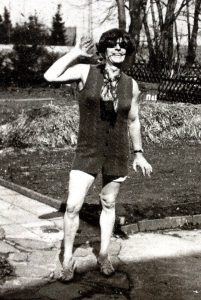 Oppa Jupp mit Perücke, OPENMINDYOGA, Kerstin Hilgers